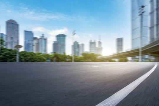 高速公路和城市景觀
