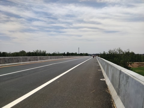 路橋天空