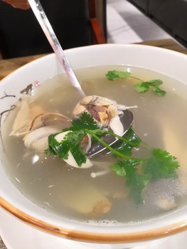 花蛤雜菇湯