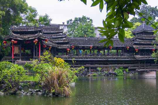 風(fēng)雨橋全景