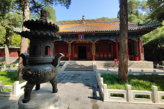 北海公園永安寺法論殿