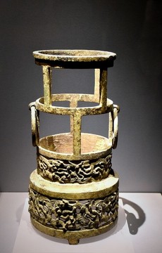 戰(zhàn)國青銅架