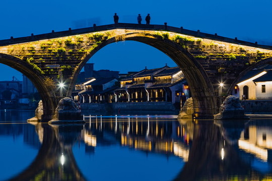 塘棲古鎮(zhèn)廣濟橋夜色