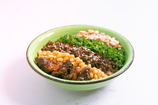 牛肉擔(dān)擔(dān)面