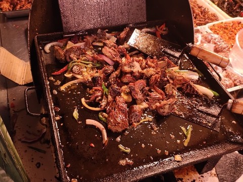 鐵板炒鴨特寫