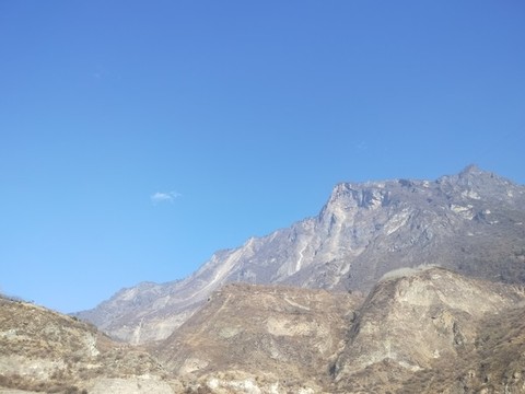 遠(yuǎn)山