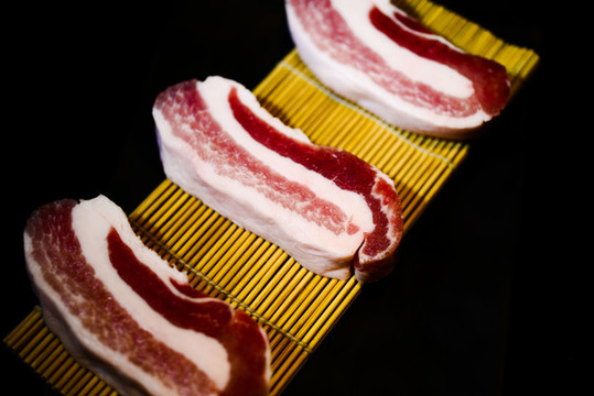 大塊五花肉特寫
