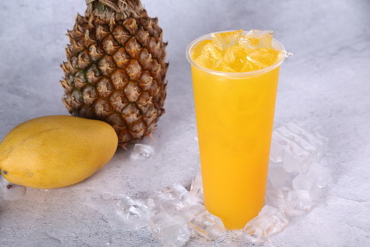 菠蘿芒果汁