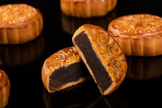 中秋節(jié)豆沙月餅特寫(xiě)