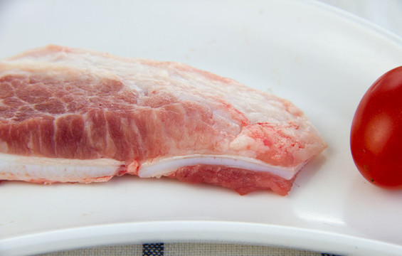 帶肉月牙骨