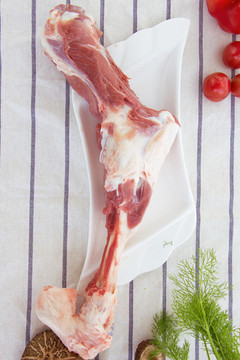 帶肉后棒骨
