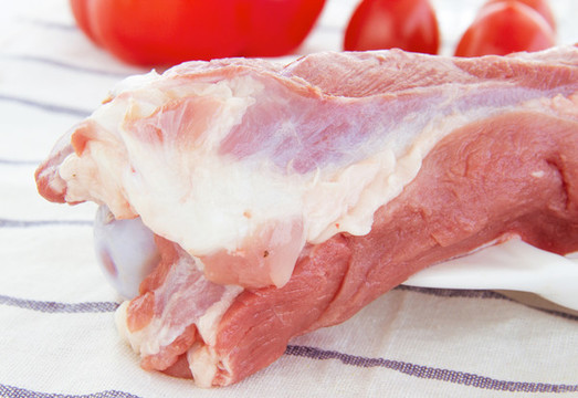 帶肉后棒骨