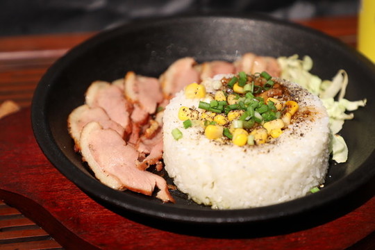 鐵板鴨肉飯