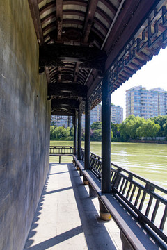 嘉興梅灣街河邊走廊