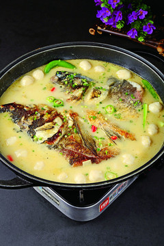 魚(yú)頭