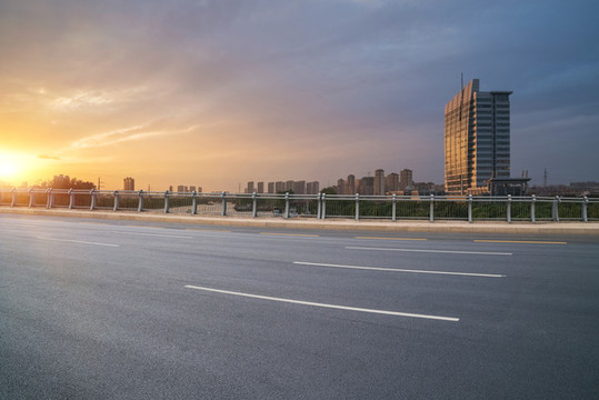 中國江蘇常州城市建筑和高速公路
