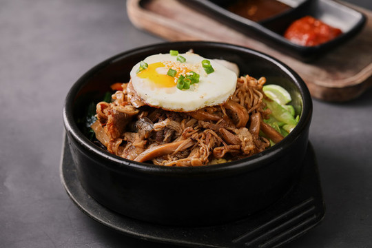 烤牛肉石鍋拌飯