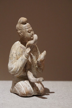 唐代插秧村唐墓樂(lè)俑