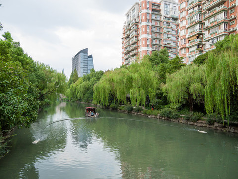 河道保潔遙控船