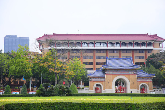 廣州中山紀(jì)念堂入口內(nèi)側(cè)