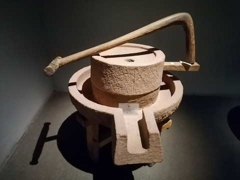 老式石磨