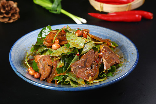 折耳葉拌牛肉