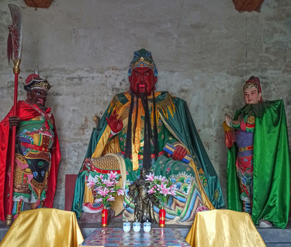 寺廟的關公塑像