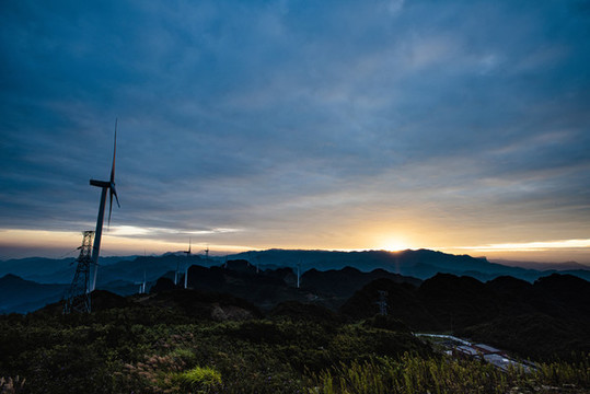 日出東山
