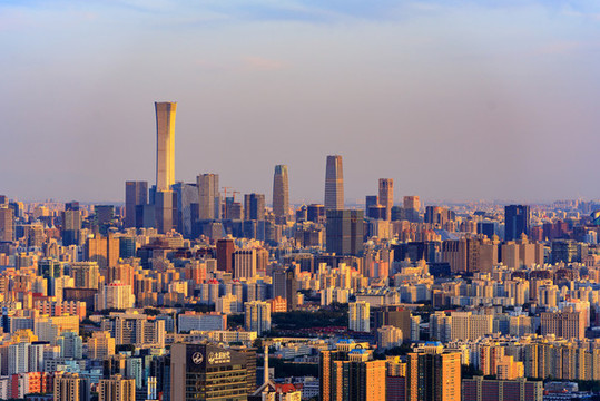 遠(yuǎn)眺中國尊北京城市建筑群