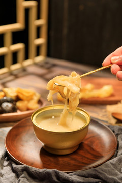 魚(yú)翅粥