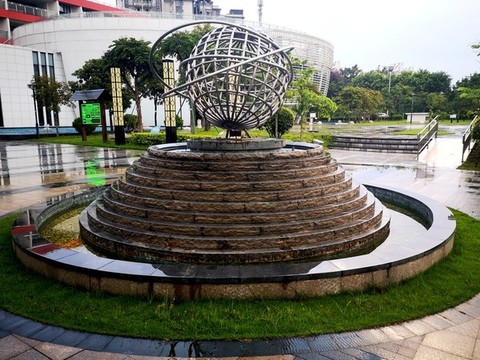 噴泉不銹鋼雕塑