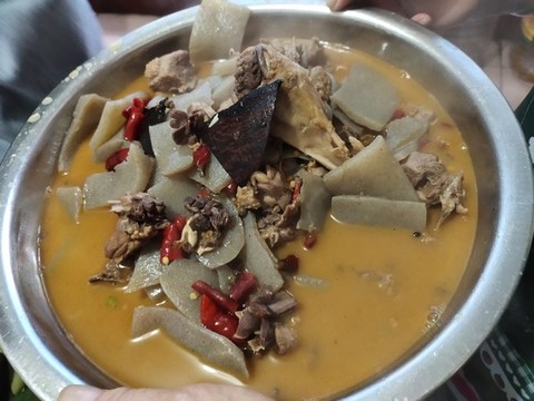 鴨子燉魔芋湯