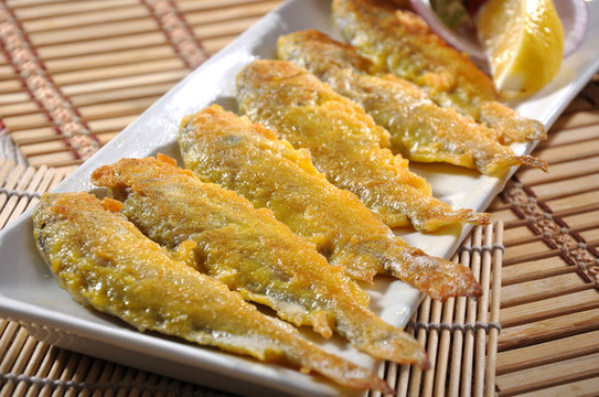 酥香小黃魚