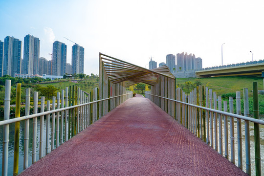 竹籬笆小橋