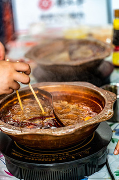 美食麻辣火鍋現(xiàn)場制作