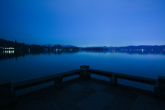 夜西湖