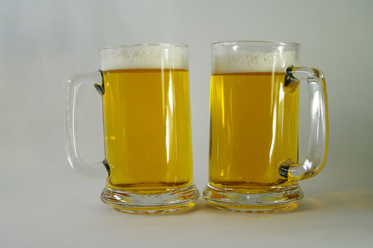 兩杯啤酒