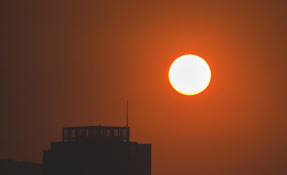 夕陽下的大連星海廣場