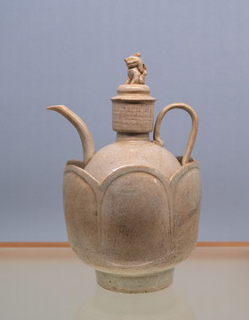景德鎮(zhèn)窯青白釉花口杯葵口杯托