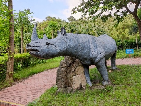 犀牛雕塑