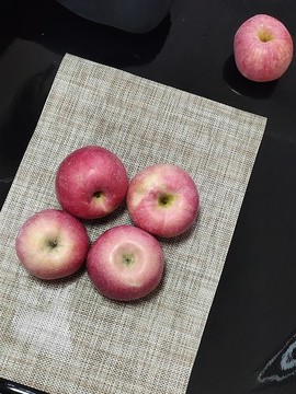 凌亂的蘋果
