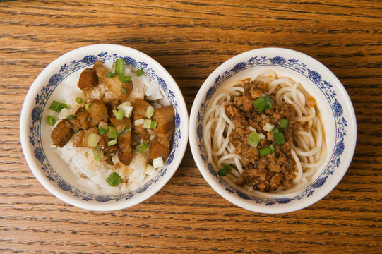 鹵肉面