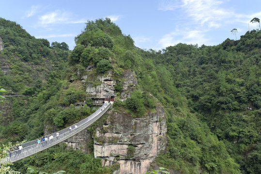 新昌穿巖十九峰景區(qū)的飛龍棧道
