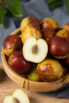 新鮮切開(kāi)的冬棗