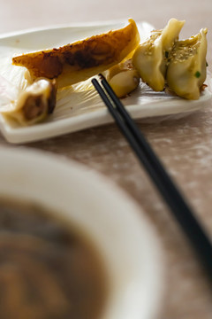 牛肉鍋貼胡辣湯