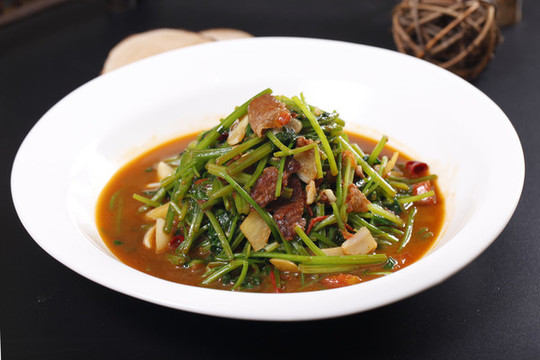 毛芹菜炒肉