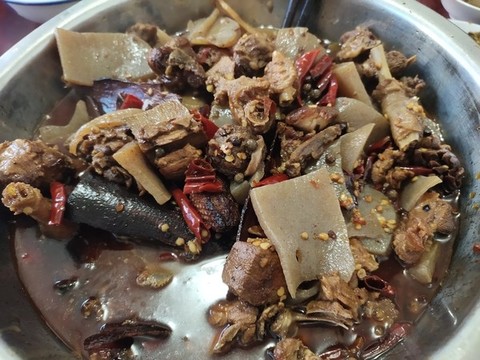 鴨子燉魔芋火鍋