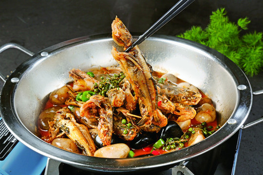 鮮椒黃骨魚