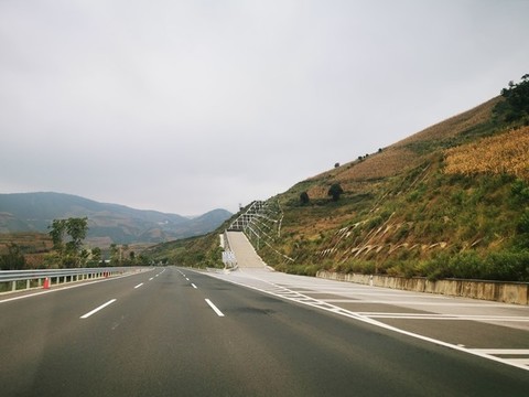 高速公路緊急避難匝道