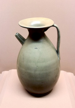 唐代青釉執(zhí)壺